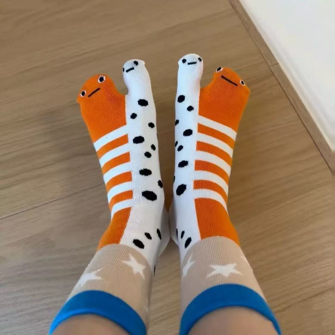 ถุงเท้าผู้หญิงลายการ์ตูนฉลามวา - Toe Sock Split บทวิจารณ์และราคา