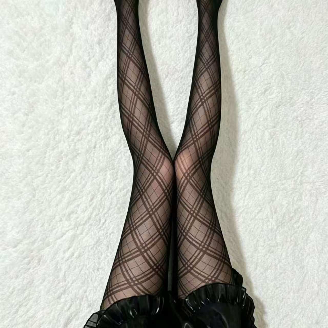 ถุงน่องตาข่ายลายตารางเพชรสีดำส - Fishnet Stocking Women บทวิจารณ์และราคา